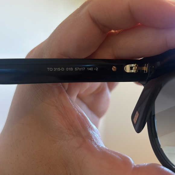 Tod’s TO 315D Oversized Cat Eye Sunglasses - New Condition - Picture 9 of 11